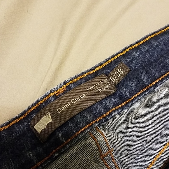 Demi Curve Levi's Straight Jeans - Picture 5 of 8